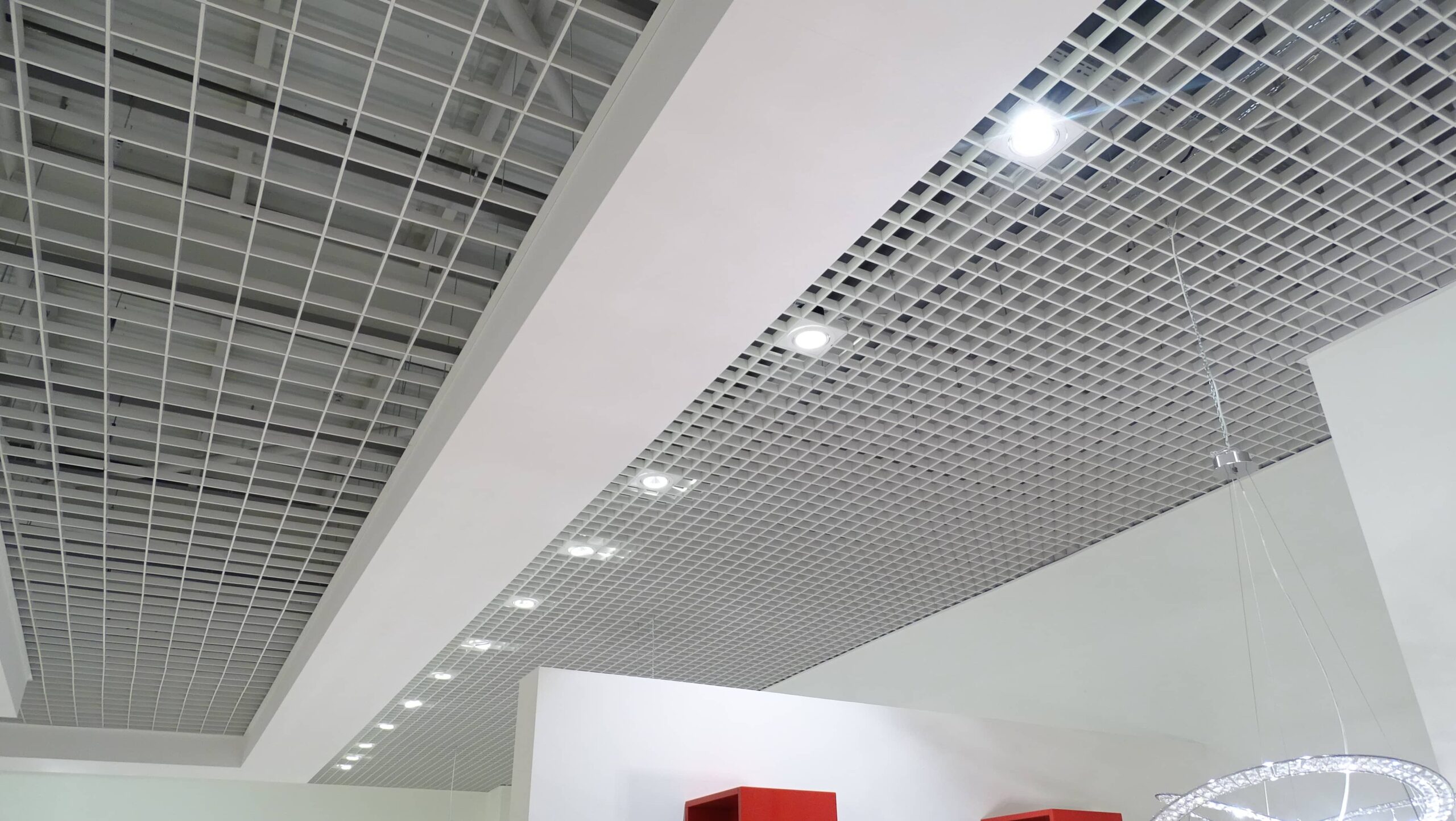 TC Smart Plaza Pr. Pobedy Potolok Grilyato