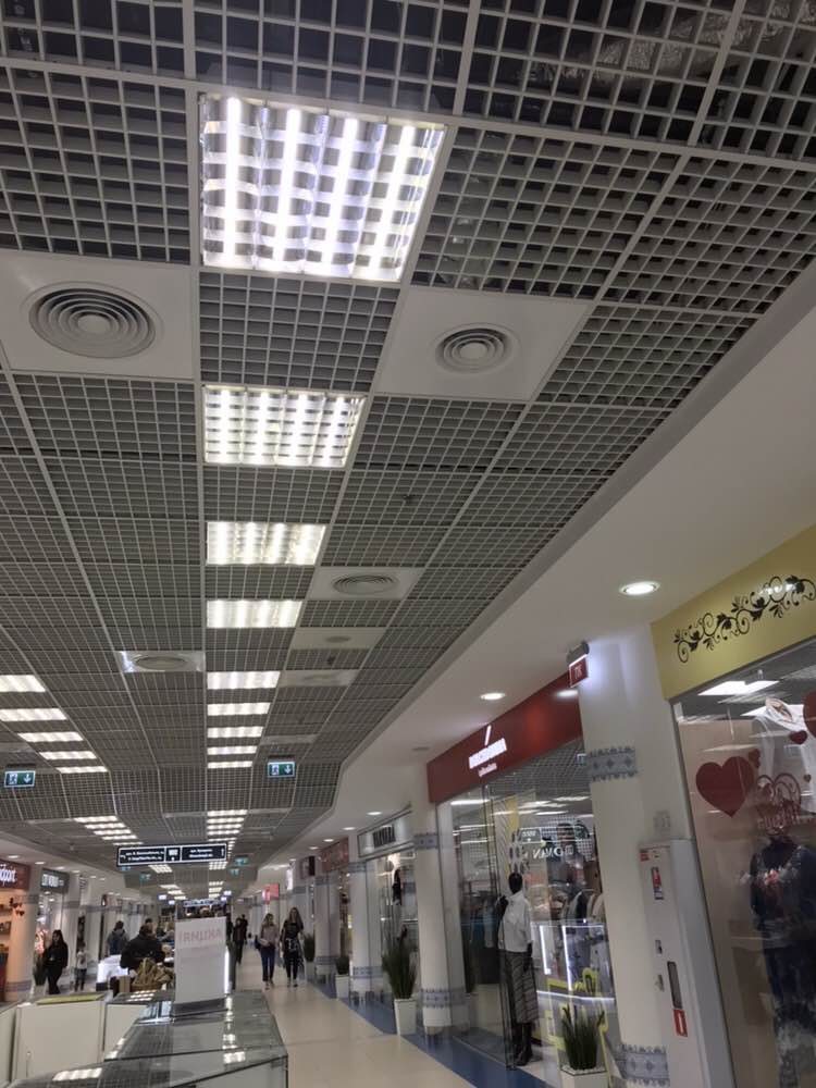 ТРЦ “Метроград”